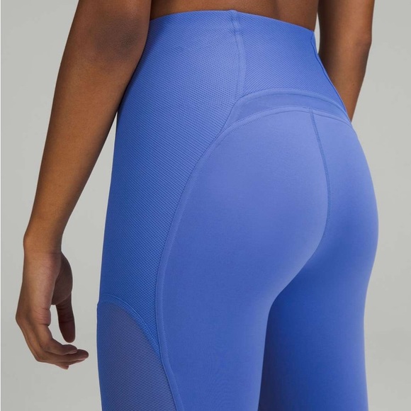 Lululemon Everlux and Mesh HR Training Tight 21” & High-Neck Train Bra
I… - Picture 5 of 10